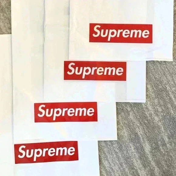 New Authentic Supreme NYC Retail Shopping - Picture 5 of 5